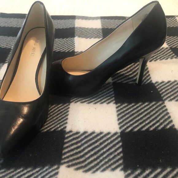 Nine West Flax black leather pump high heels size 8W barely worn - Picture 2 of 6
